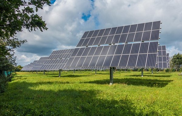 Panneaux photovoltaïques pour collectivités : solutions rentables et conformes